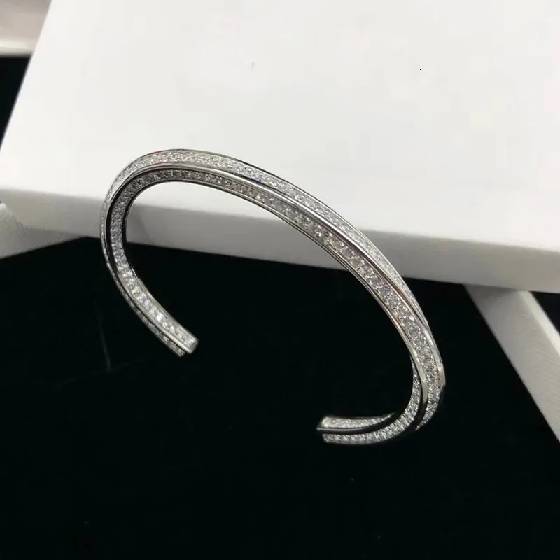 最高品質925シルバーメッキツイストブレスレットaaa zircon concave styling c shape bangle for womans fashion Jewelry 240424