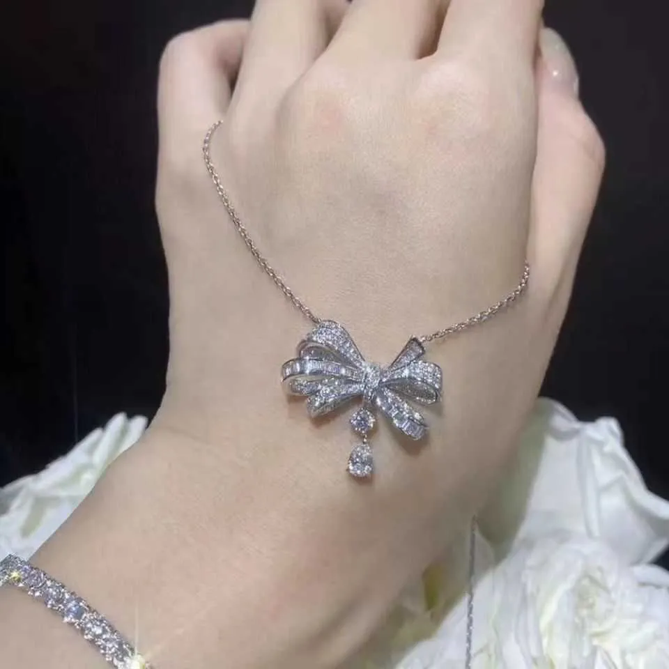 Designer Jewelry Luxury Graf Bracelet Pendant Necklace V Golden Phantom Bow Droplet Zirconia Diamond Womens Full Diamond Atmosphere Collar Chain Jewelry