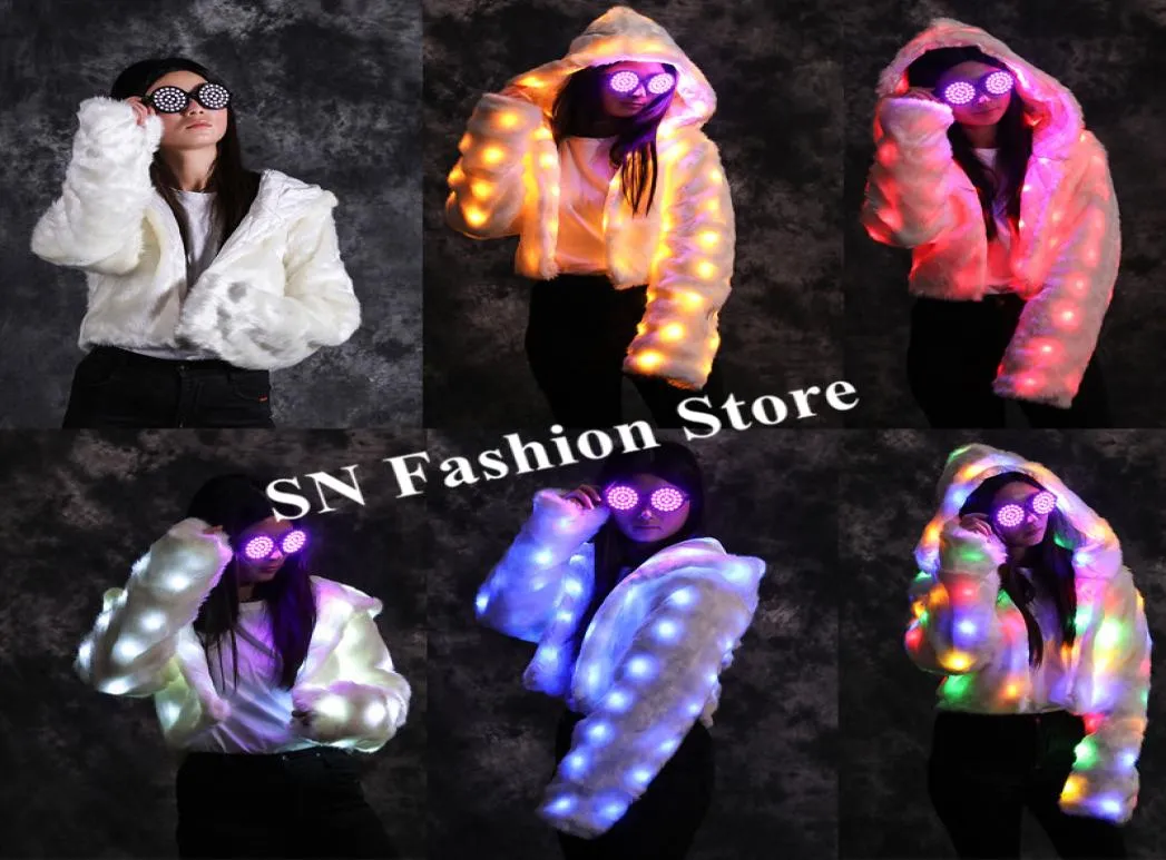 La fête M69 porte un manteau de fourrure blanche costumes de lumière LED