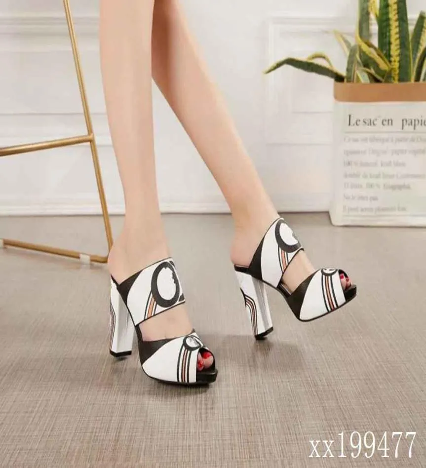 2022 Luxe dames039S G Slingback Sandalen Pomp Aria Slingback -schoenen worden gepresenteerd in zwart gaas met kristallen sprankelend motief B6548225