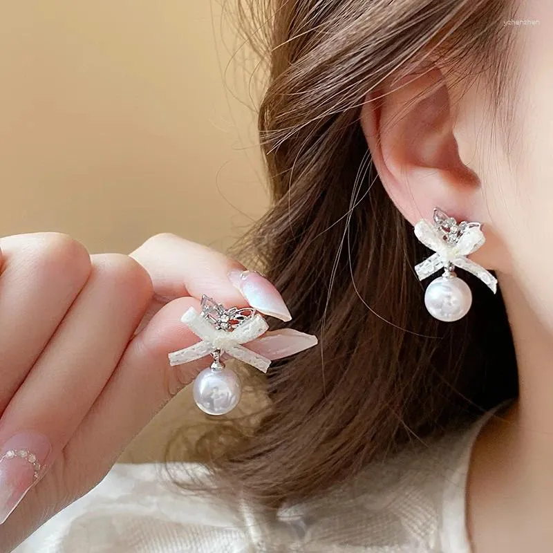 Kolczyki stadnorskie koronkowe bownot perłowy motyl francuski vintage trend elegancki moda kolczyka srebrna biżuteria hurtowa kobiety