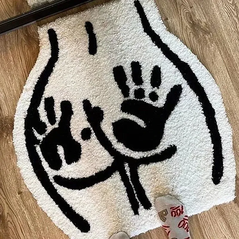 Régler le tapis de cul sur un tapis toufuré doux pour salle de bain non glisser absorbe l'eau moelleuse à la main