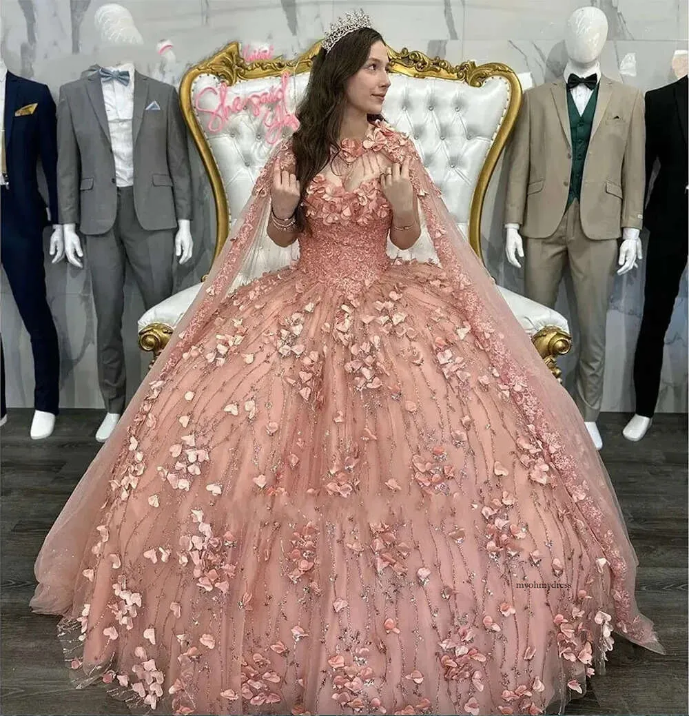 2024 Pink Quinceanera -jurken pailletten kralen 3D bloemenapplique met cape corset back tule custom sweet 15 16 prinses pageant baljurk vestidos 0431