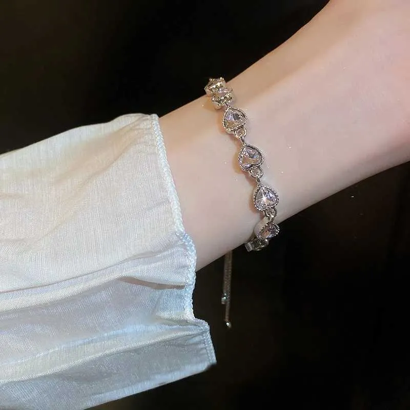 Chaîne New Fashion Sweet Pink Love Heart Zircon Silver Color Bracelets for Women Exquis