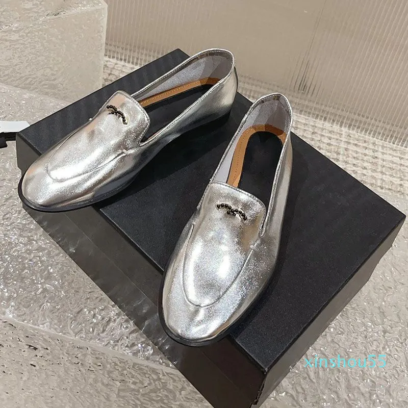 Cowhide 2024 6shoe toppons de flipples chaussures de loisirs 23ss luxurys mules avec sacs à poussière