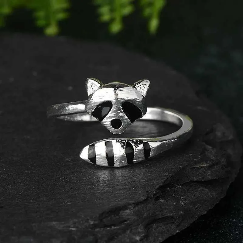 Band Rings New Cartoon Animal Cute and Exquisite Raccoon Fox Tail Jewelry Womens Engagement Wedding Gift Open Ring Q240429