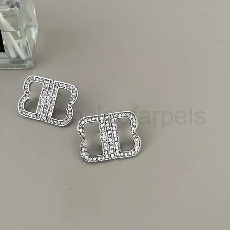 Luxurys Brand Stud Earrings Womens Designer Gold Silver Diamond Earring Jewelry Ladies Fashion Letter B Hoop Dangle Earings Rings 2302171BF