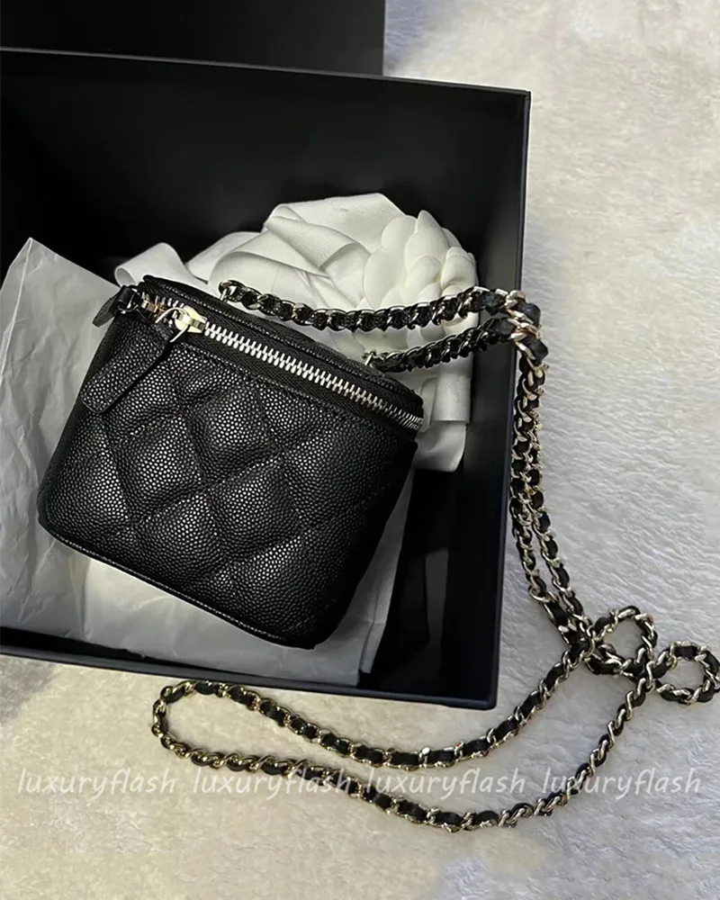 Kvinnor crossbody väskor axel handväskor designer lyx mini bärbar låda kosmetisk läppstift väska svart damer mode små pursar gyllene bollkedja 11cm