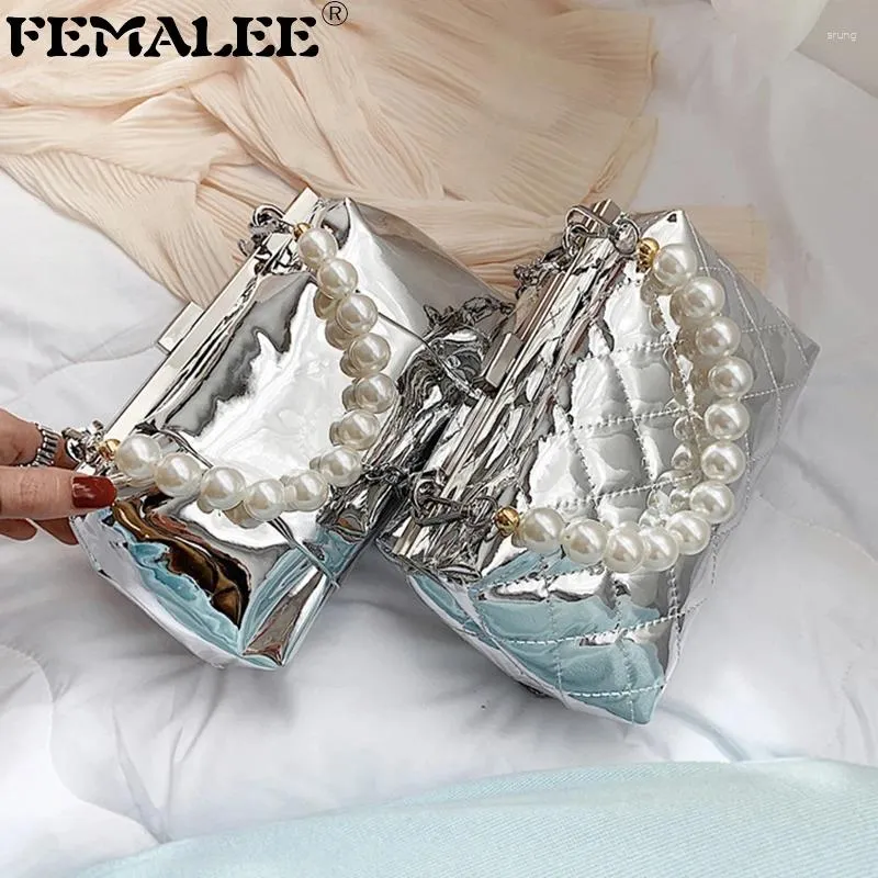 Sacs à bandouliers Patent Cuir Femmes Téléphone Hand 2024 Designers Famous Trend Handbag Purse Purse Glossy Diamond Lattice Shell Clutch