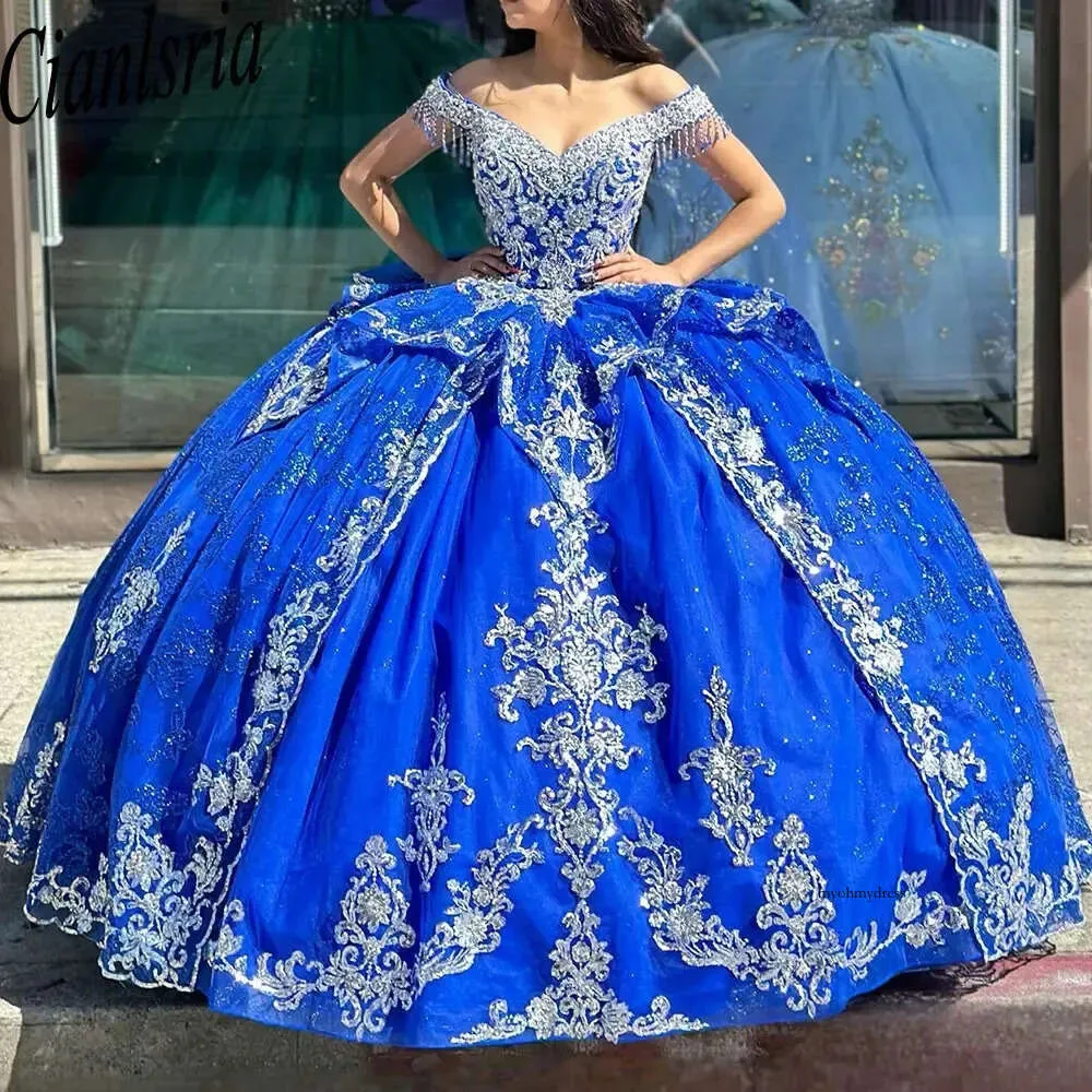 Royal Blue perle à gland volants Quinceanera robes de bal de bal de la robe de balle des applications d'épaule Princesse pour les robes de fête de sweet 15 d'anniversaire 0431