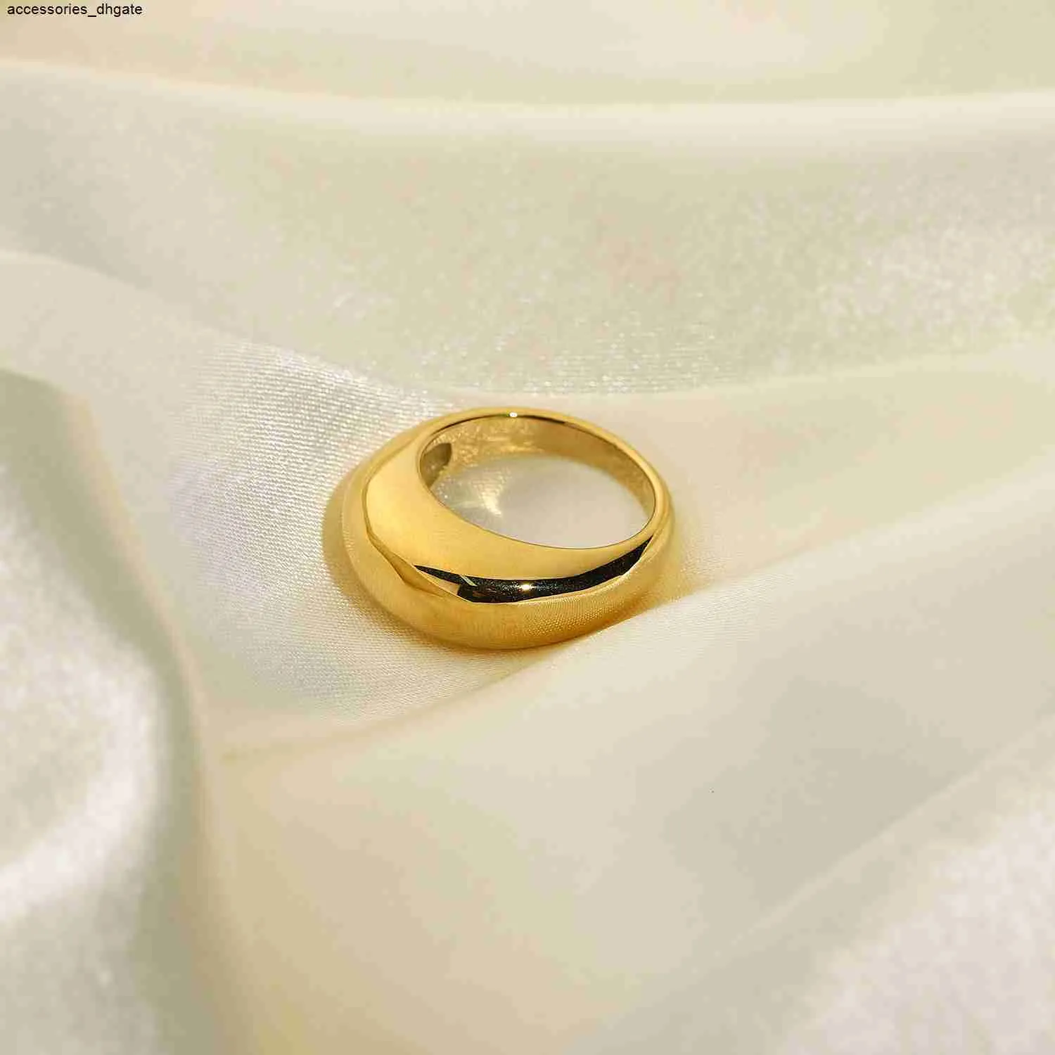 Anelli di design liscio per donne Dimensione dell'anello di fidanzamento Dimensione in argento Golden Round Solid Bague Mashi