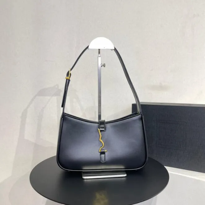Luksurys designer torebka torebka na ramiona torba pod pachami czarna torebka torebka mała skórzana klapa hobo kami