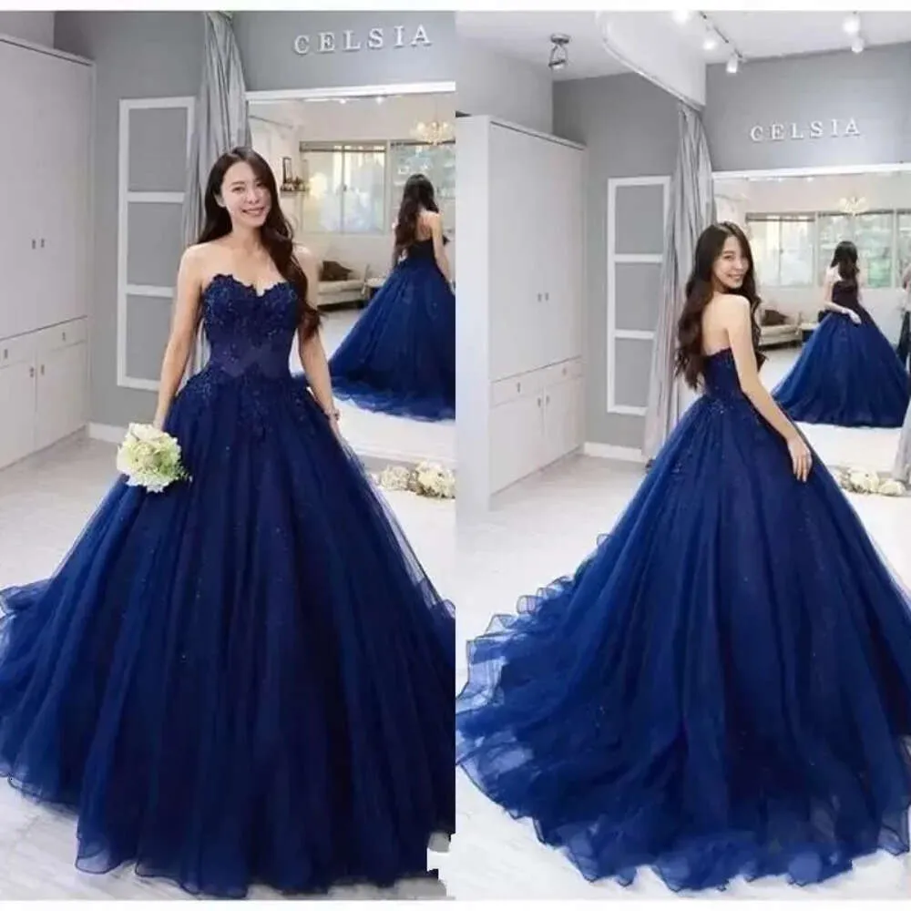 Платье Quinceanera Vintage Prom без бретелек темно -синее кружев