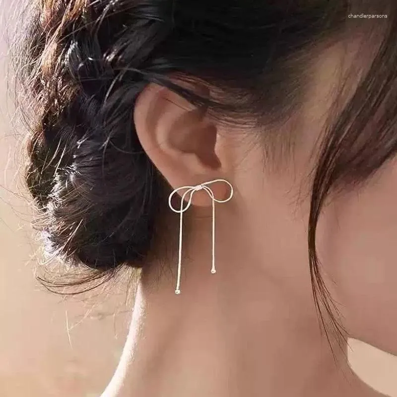 Brincos de garanhão requintado pingente de arco de borda de moda para mulheres coreanas simples e luminosa Cadeia de piercing Jewelry Gift Gift