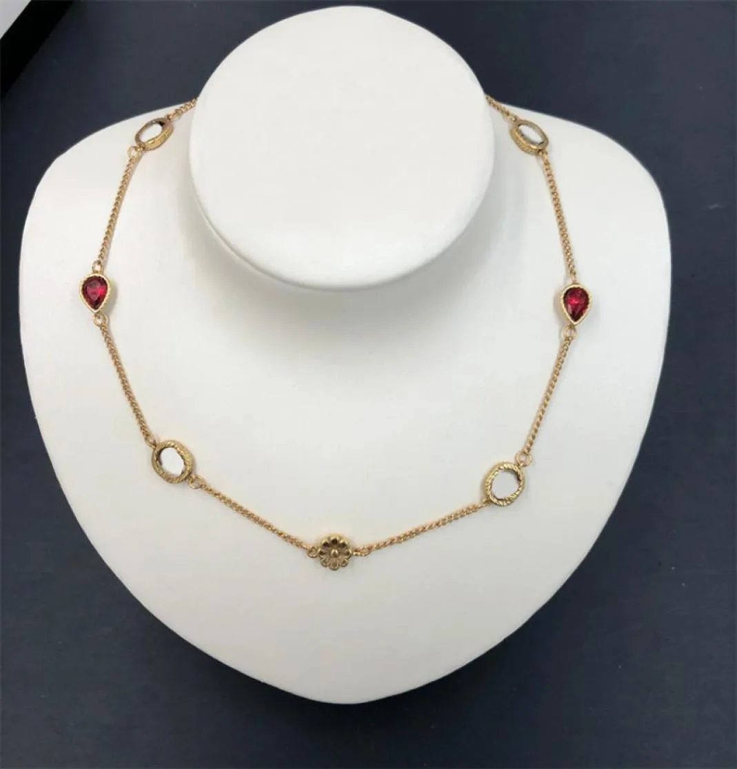 Lettera di moda Ladies Collana Ruby Chains con festival box festival gioiello bling fascino squisito catena alla moda esterno collaclac4982508