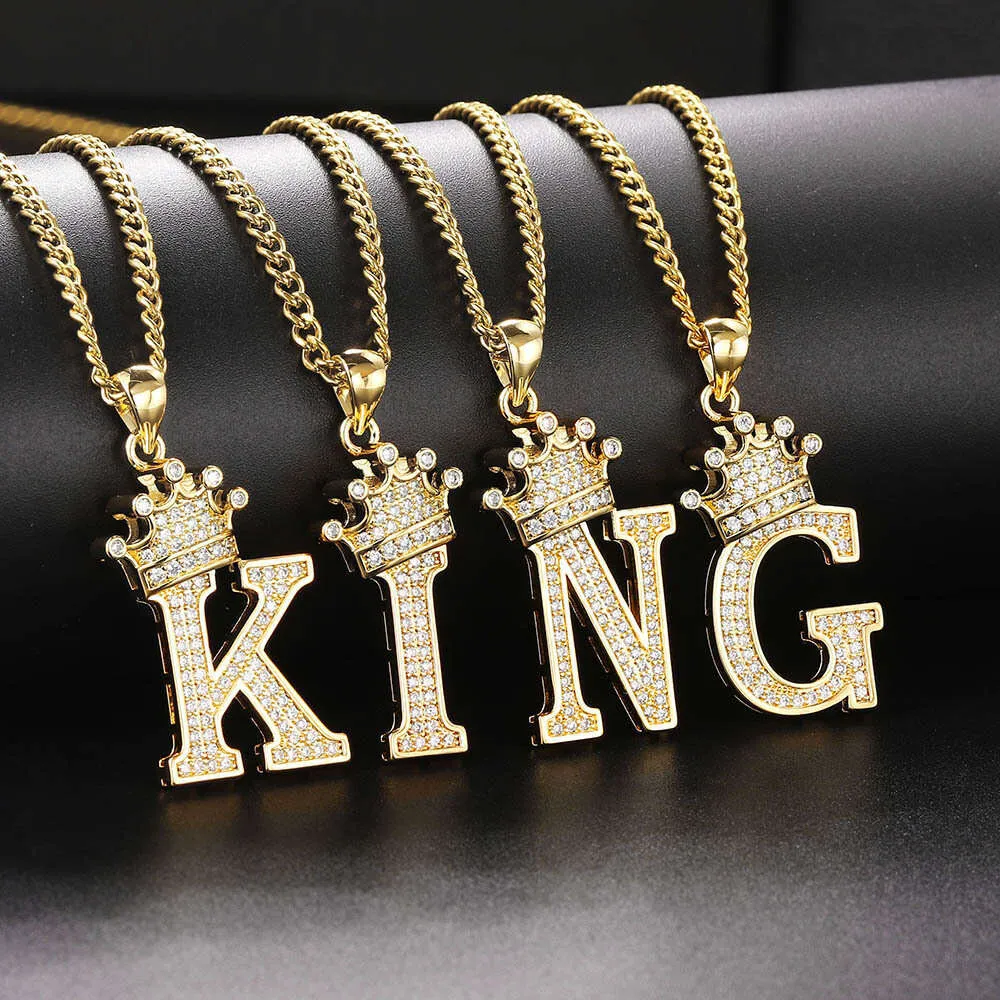 Street Hip Hop Crown Micro Set Zircon 26 Lettre anglaise Pendre Pendre en acier inoxydable Chaîne et Collier pour femmes