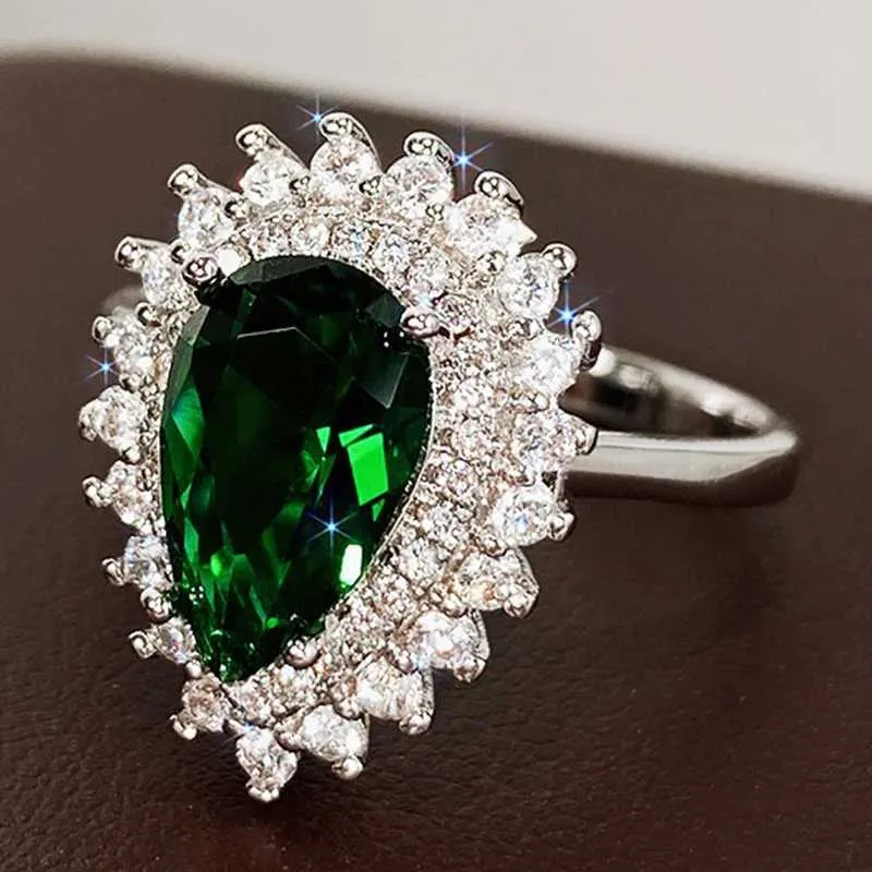 Anneaux de bande Caoshi Luxury Finger Ring pour les fêtes Green Green en forme de poire NOBLE NODES ACCESSOIRES DE STYLE RETRO GRAPILORS CADEAUX Q240429