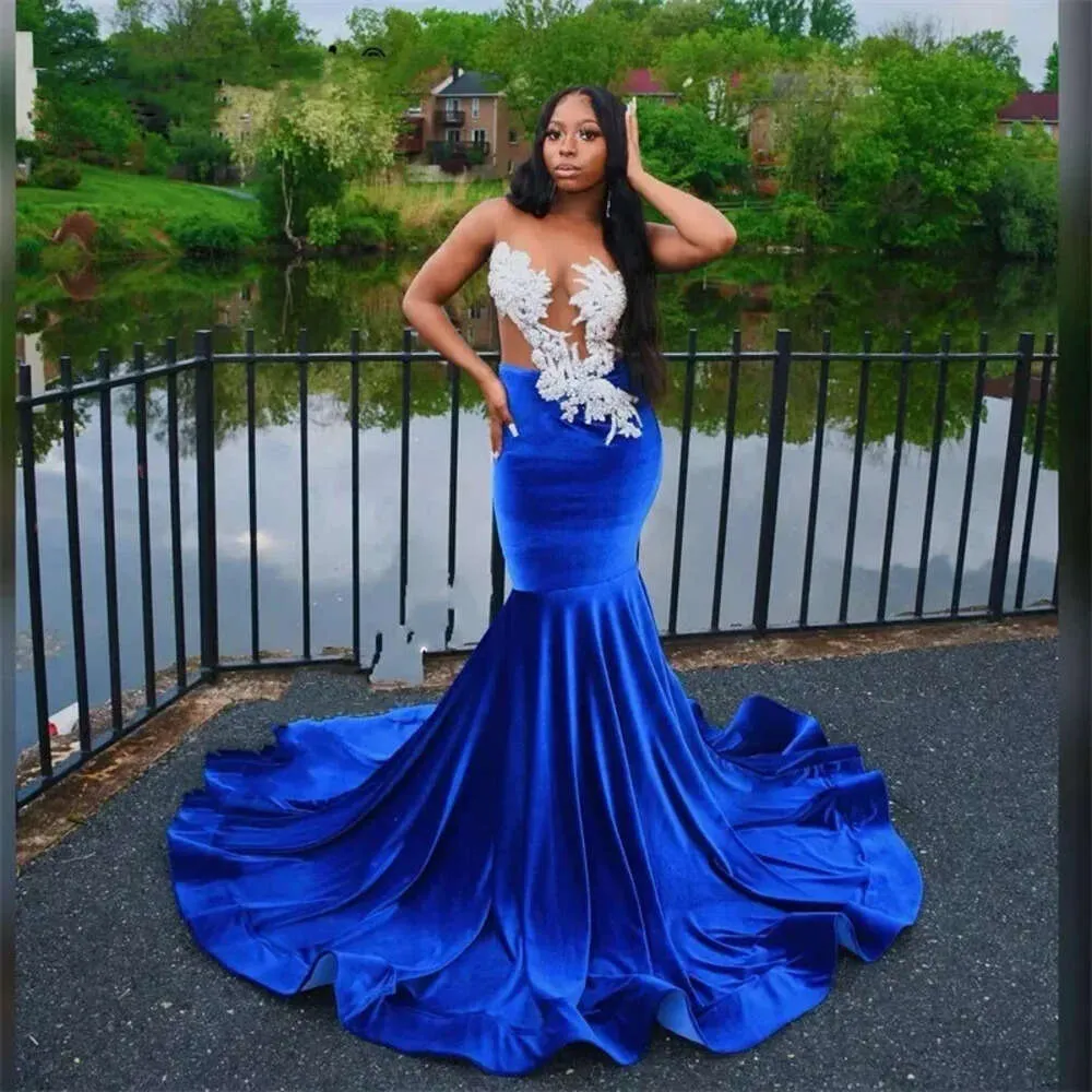 Prom Blue Sexy Royal Mermaid Veet Sheer Neck Beads Crystal ASO ASO EBI Vestido de fiesta de graduación Vestidos formales Rente de Bal