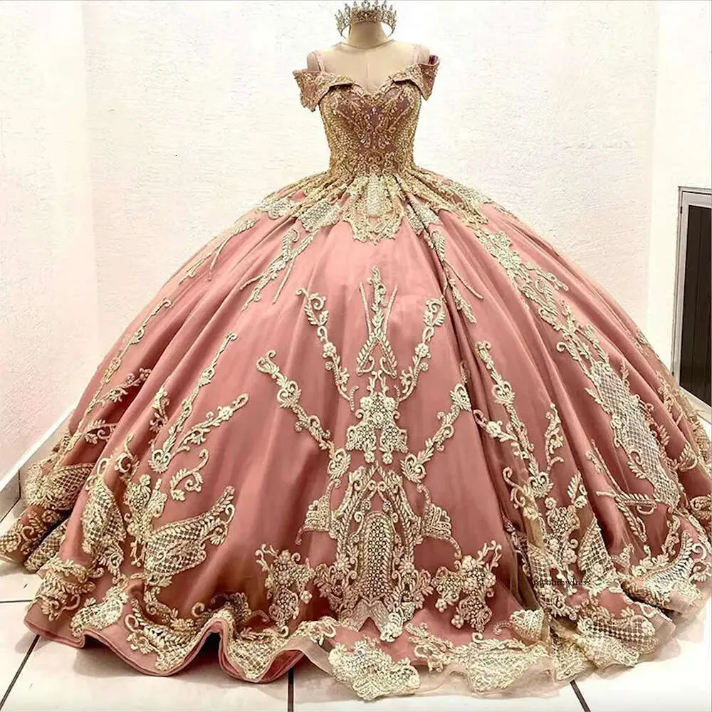 Mexikansk rosa vestidos de xv anos 2023 quinceanera klänningar spets pärlor älskling söta 16 klänningar för flickor födelsedagskläder 0431