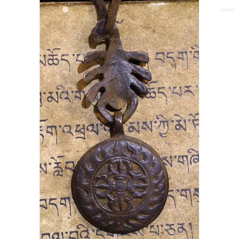 Estatuetas decorativas 4 "Coleção do templo do Tibete Antigo Bronze Scorpion estátua Buda Plate Cross Vajra Pingente Amuleto Dharma Town House