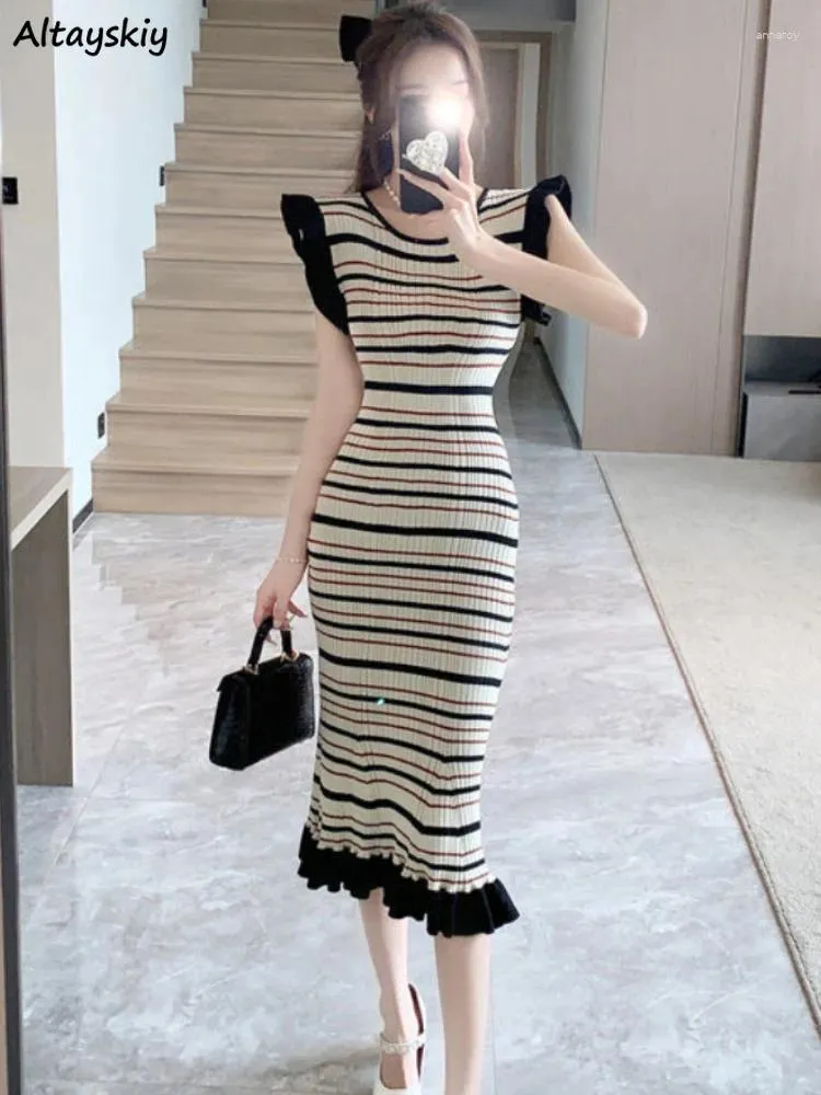 Casual klänningar som stickar kvinnor randig retro elegant midi vestidos koreansk stil mode sommar ärmlösa damer stilfullt anbud