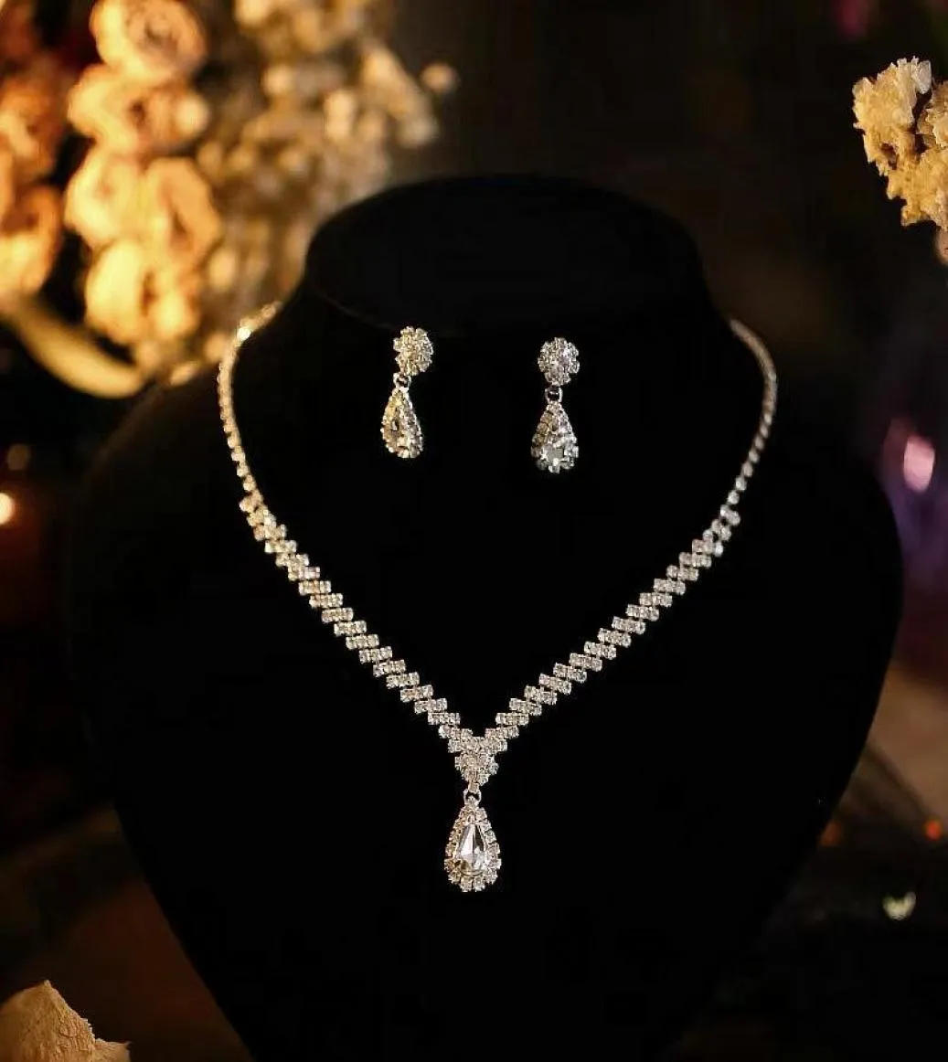Ohrringe Halskette Einfacher geometrischer Strass für Frauen Wassertropfen Kristall Hochzeit Braut Schmucksets Accessoires 20215167886