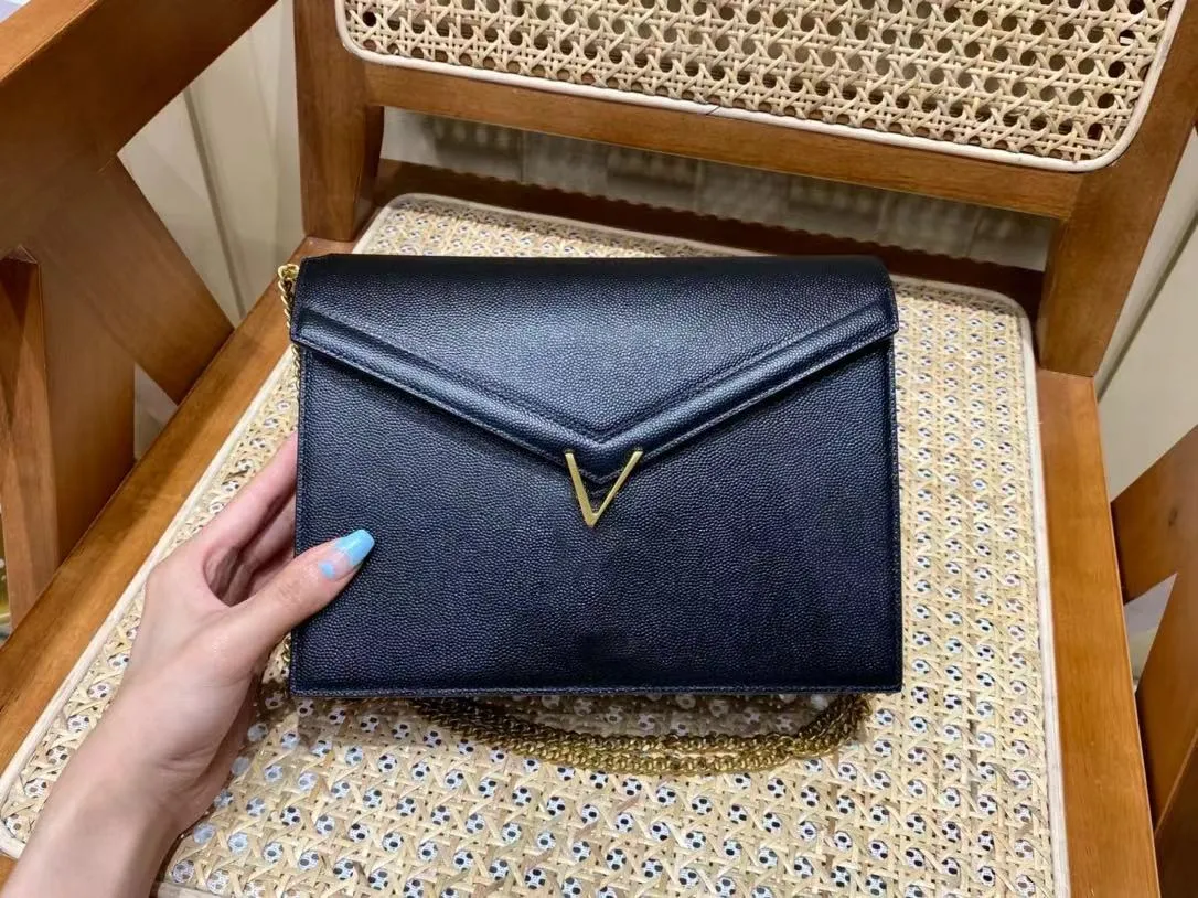 Borsa di design da donna Bota nera Brama elegante per spalla elegante catena di lusso cla