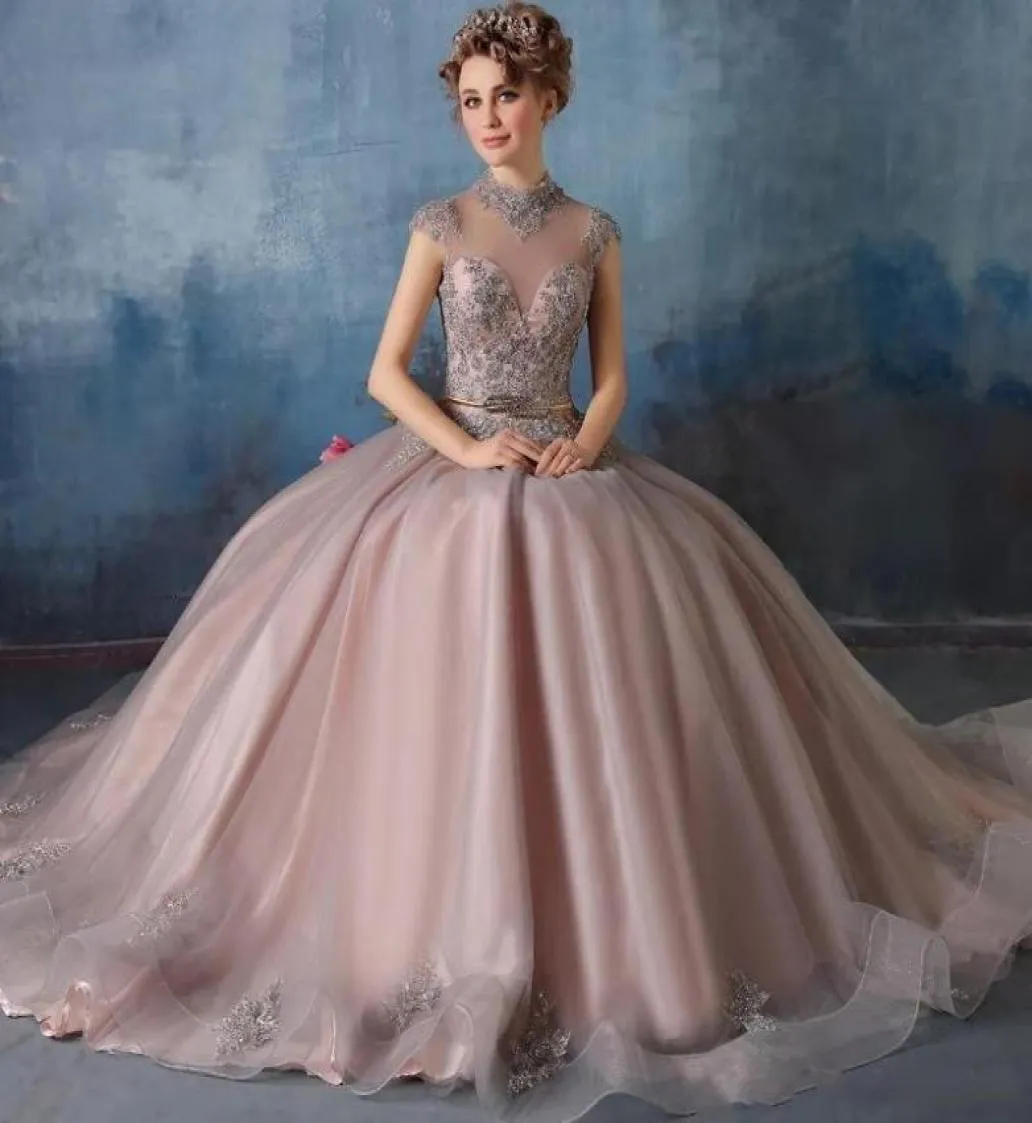 2019 Nya High Neck Quinceanera klänningar spetsar applikationer med kristallpärlad bollklänning söt 16 prom klänningar vestidos de quinceanera7118720