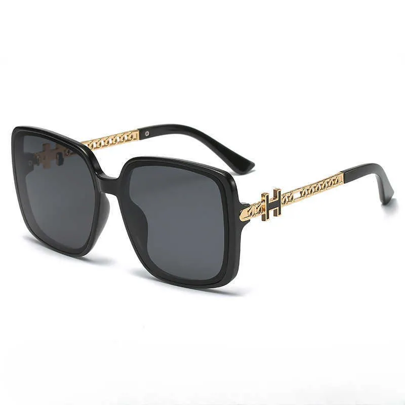 Lunettes de soleil designer Nouveau style H-style grand cadre Rivet Rivet Rivet Lunettes de soleil Chaîne de la jambe Street Shot Face Couvrant des lunettes de soleil