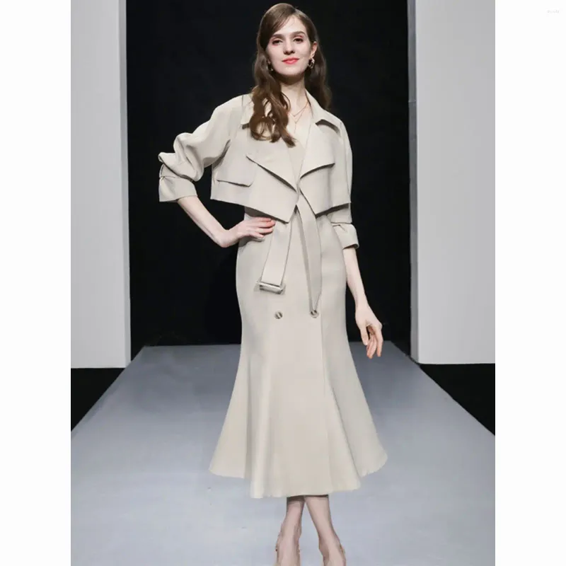 Robes de travail Robe sirène chic en deux pièces sets Femmes Corée de revers coréen courte trench coat tenues femelles Elegant 2024 Spring Autumn Clothing Suit