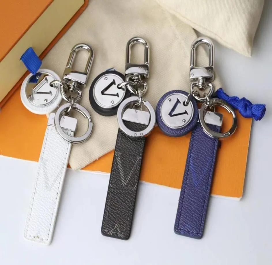 Keychains de luxe Designer Lettres porte-clés de clés de trèfle en cuir couverture en cuir femme bijoux sacs de clés de la cartouche de voiture pendentielle très bon cadeau5064603
