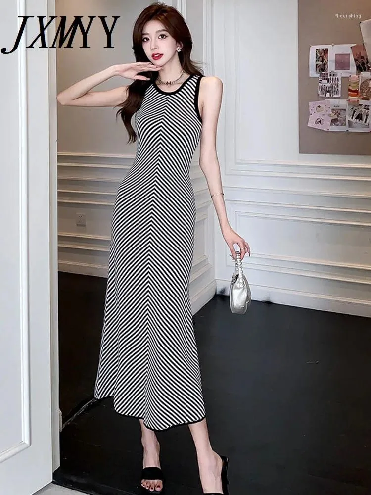 Casual Dresses Summer Fashion Chic High-end rand Kontrast Color Stitching Bag Hip Slim-Fit Slimming Sleundeless Sticked Dress Women's
