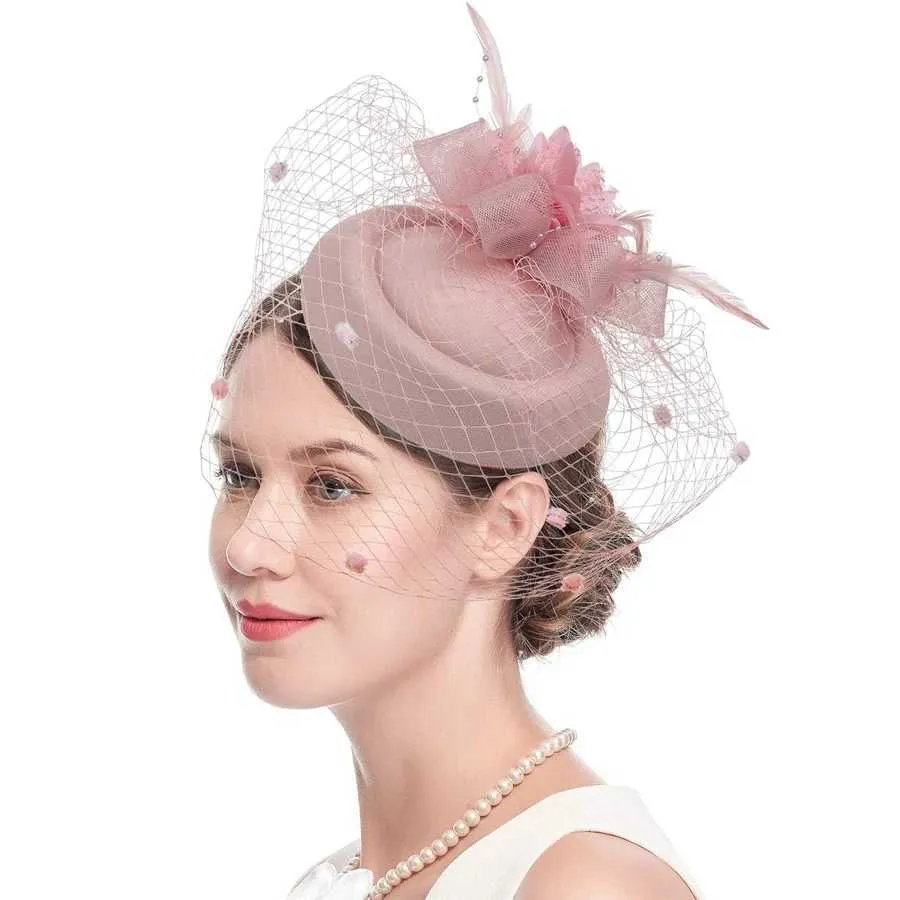 Szerokie czapki z czapki wiadra czapki fascynatorowe czapki dla kobiet 20s 50s Vintage Pillbox Hat Kentucky Derby Fascynatory Flower Veil Hair Clip Wedding Tea Party Hat Y240426