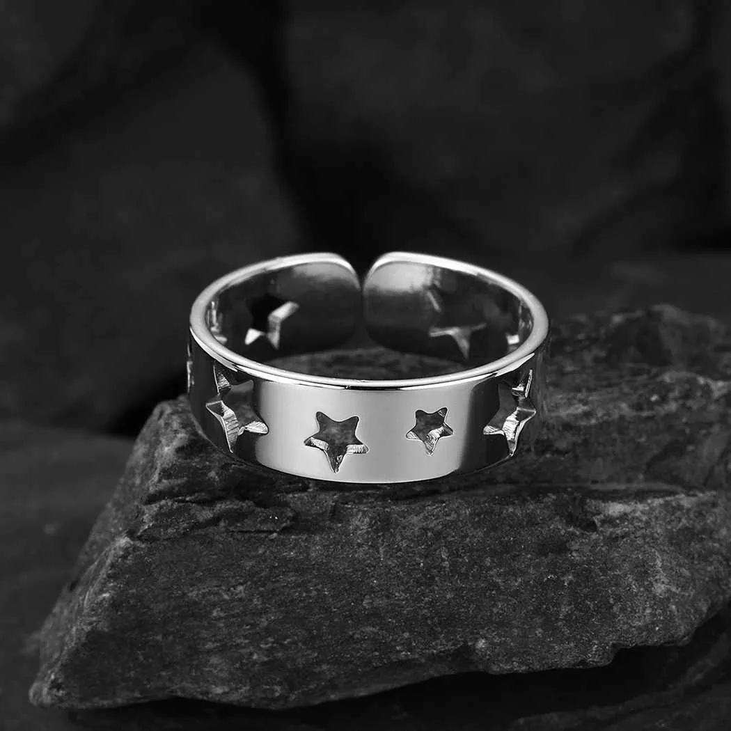 Bandringar Todorova koreanska geometriska ihåliga stjärna enkel stil rostfritt stål ring kvinnliga femkantiga kreativa smycken gåva Q240429