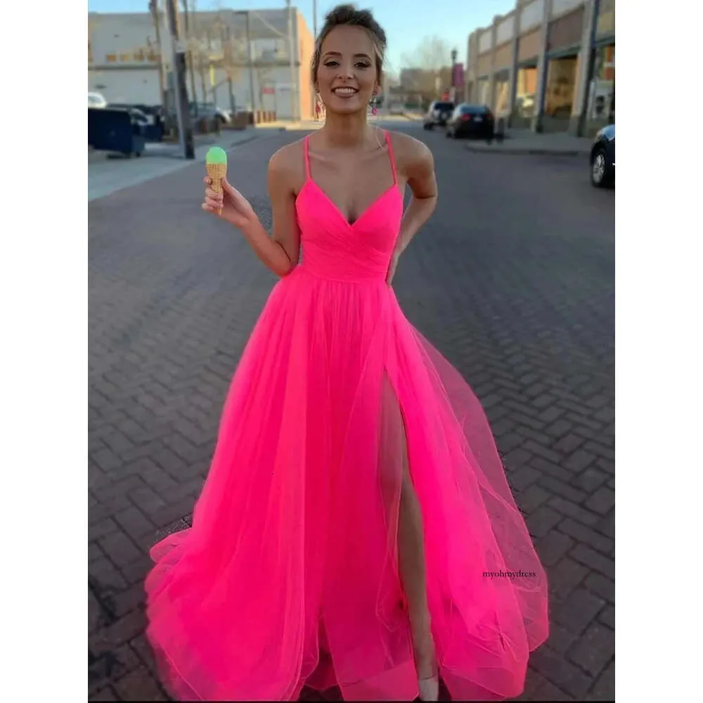 A Line V Neck Hot Pink Tulle Prom Long Spaghetti Straps Formal Evening Party Gown Sexy Slit Graduation Dresses 2021 0431