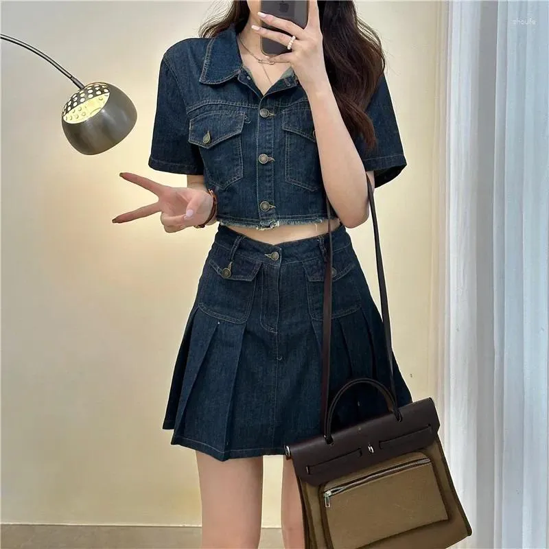 Arbeitskleider süßes Mädchen rein sexy Anzug Frauen Summer Lampe Slim Short Denim Jacke Pliserrock Zwei-teilige Mode weibliche Kleidung