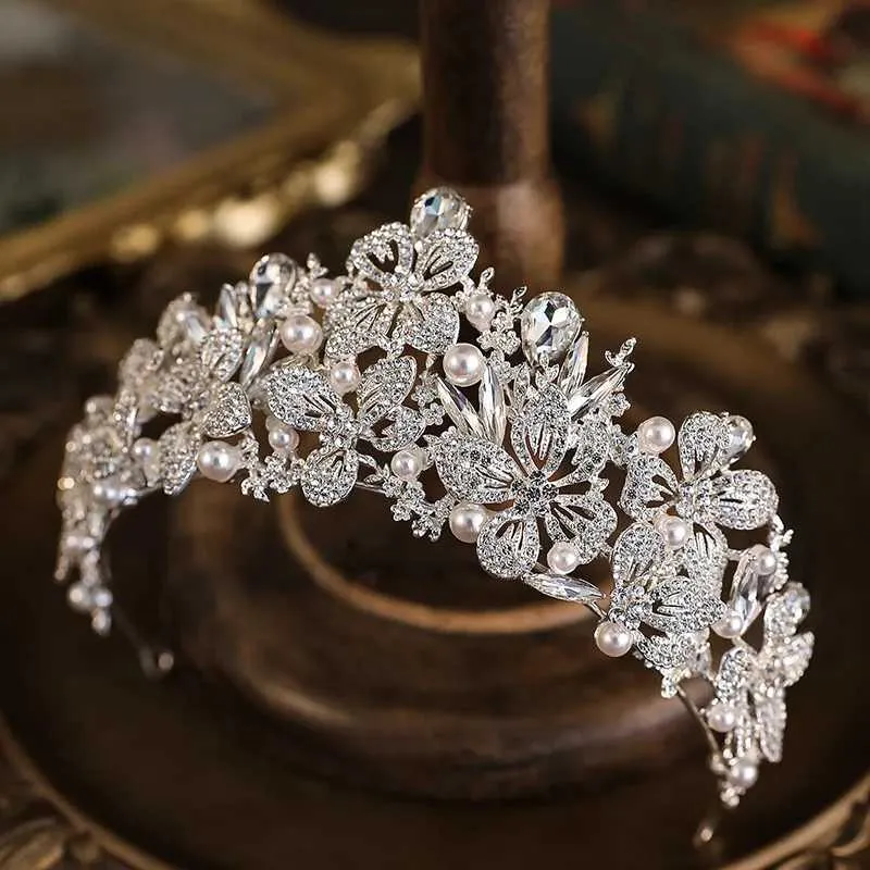 Tiaras Nuevo llegada de Luxury Pearl Crystal Tiara para mujeres Fiesta de chicas de boda Elegante regalo de mariposa Corona Accesorios de vestimenta