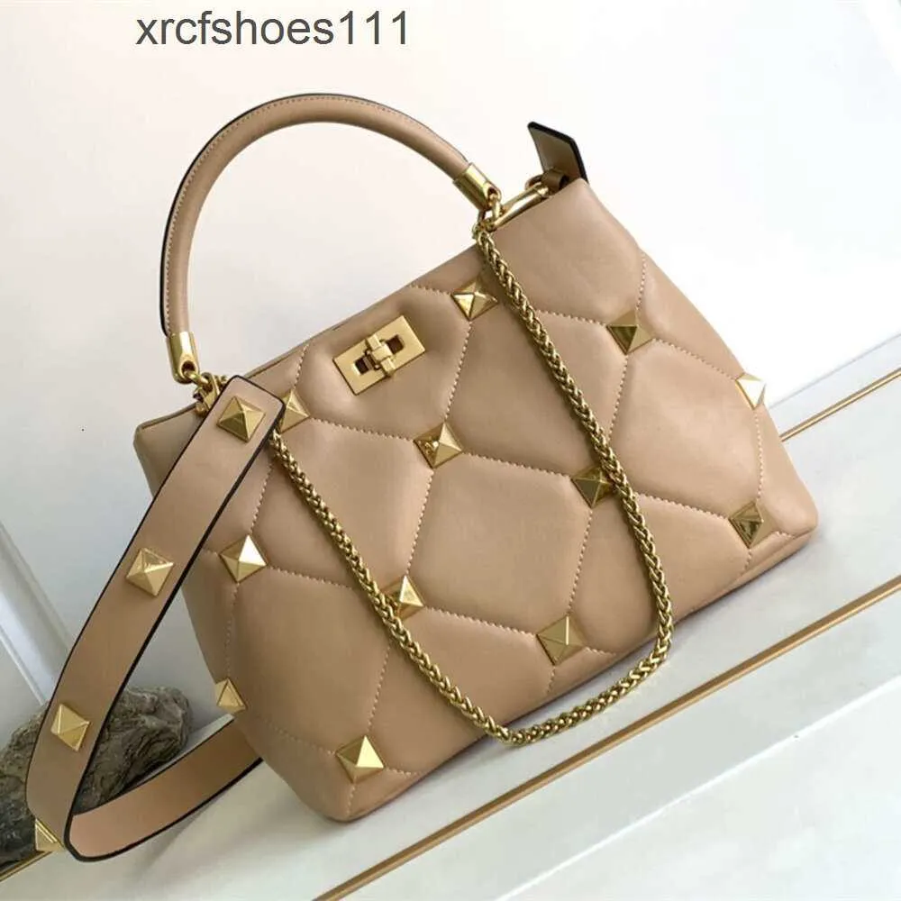 Stud One Vallentiiino Grote Cross Rivet Diagonal Fashion Lingge Designer schouderleer Bucket Bag Schaapketen Handtas Zakken Capaciteit JM96 ZQH6