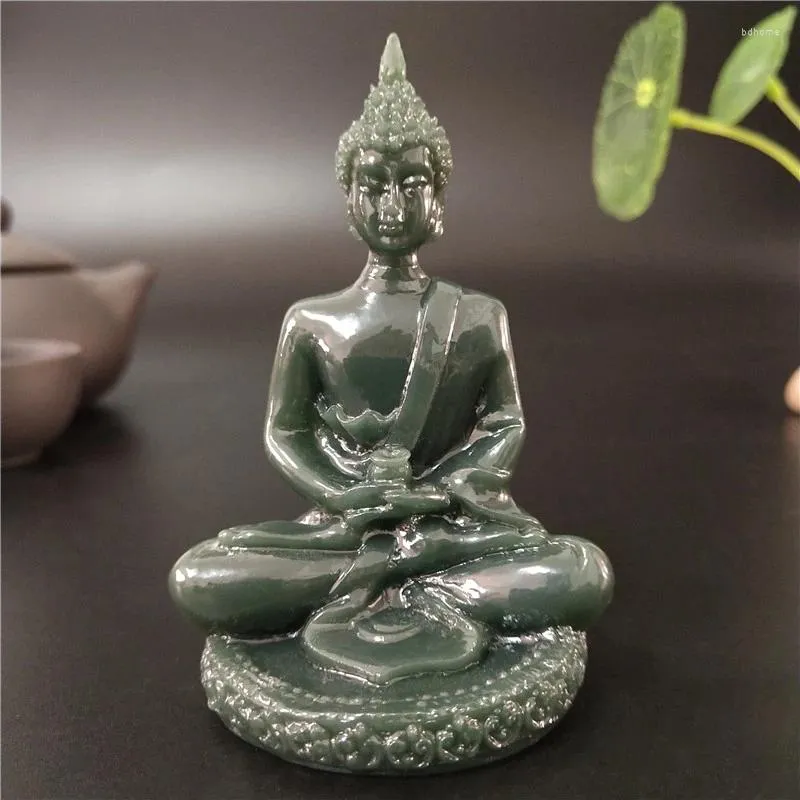 Figurine decorative Thailandia Buddha Statue Meditazione Scultura indù Fengshui Figurina Ornamenti di pietra di giada artificiale Decorazione per la casa