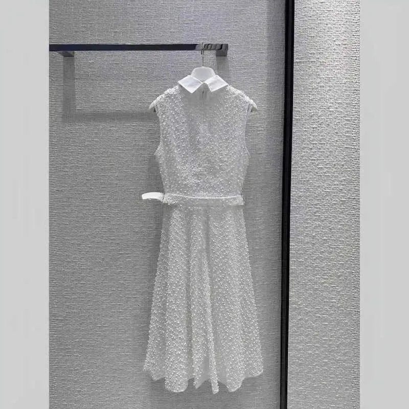 Gatastilklänningar Designer Elegant tjejstil LAPEL Midja upp i stor hem Slim och tredimensionell vattenlöslig blomma knopp Silk bomull två-stycken ärmlös klänning