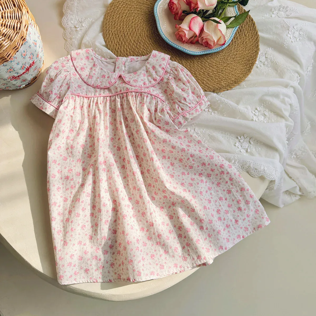 Vêtements d'enfants coréens filles robes à manches courtes imprimées fleur robe décontractée pour les vêtements d'été pour enfants Douces filles robe princesse 240504