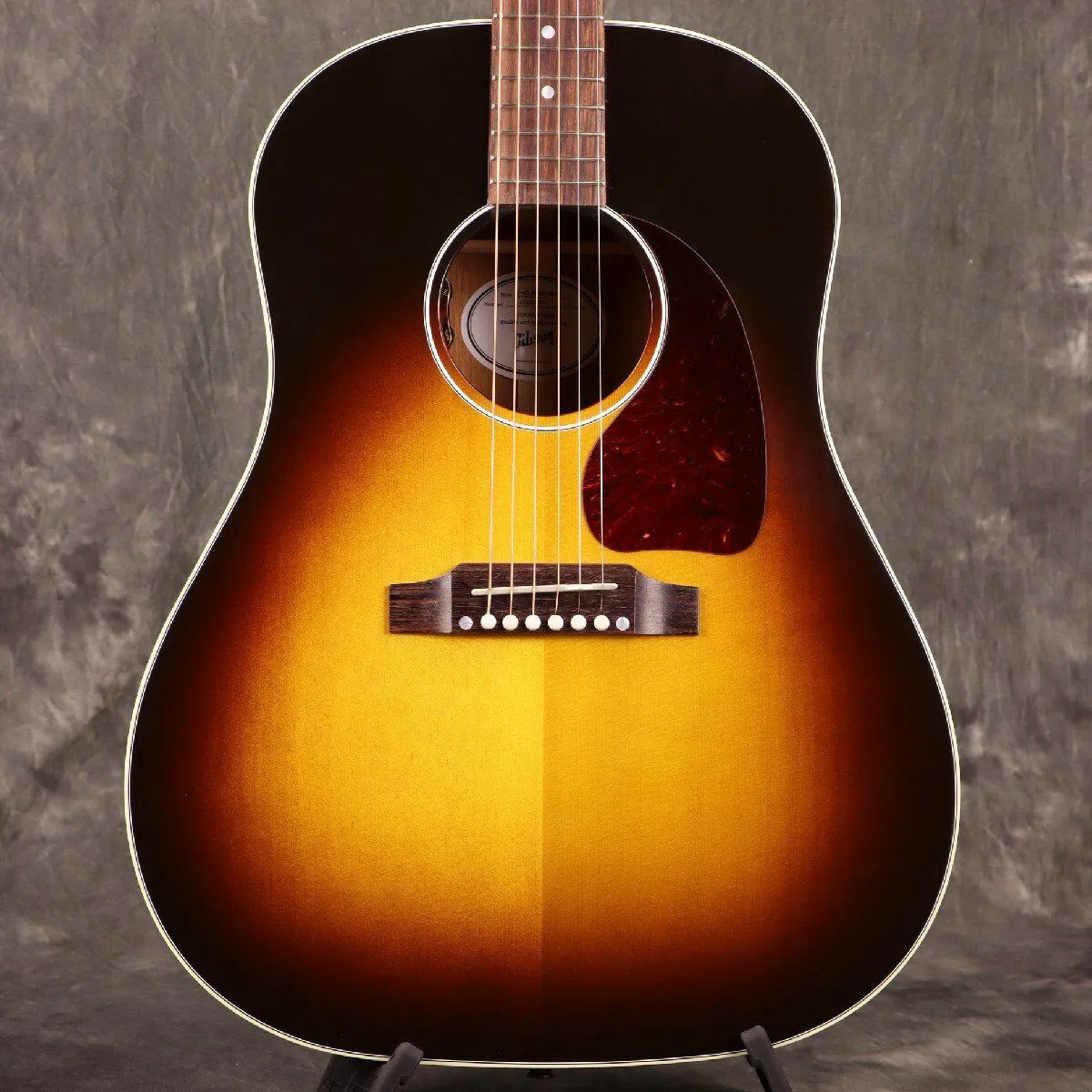 J45 Standard vs Vintage Sunburst S N 23333055 Akoestische gitaar