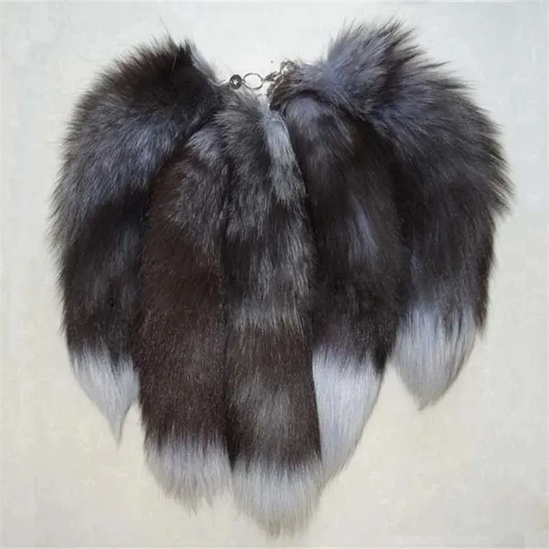 Klasynie Smycze Fatpig Women Bag Charm Fox Tail Blak Blak Blak Long Fur Fur Blak Blak bajki torebka Pawilon Wisijak Akcesoria Fur Q240429