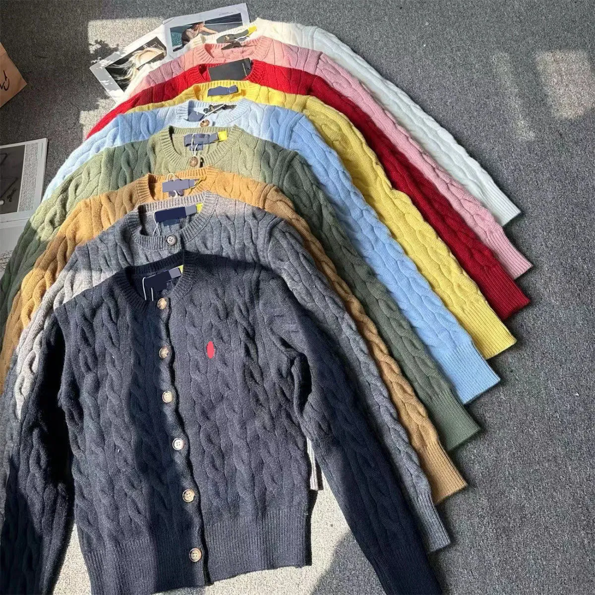 Hoodie designer Prillets pour femmes Cardigan Sweat-tricot à sweat à imprimé décontracté pull à manches longues torsadés Pull à cou de cou collège