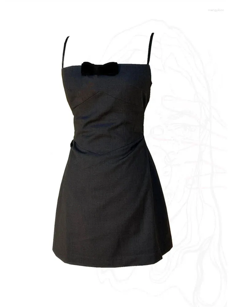 Lässige Kleider Frauen graue Spaghetti-Gurtkleid ärmellose modische Streetwear A-Line Bow Slim Kleider Rückenfreies Gyaru Design Coquette