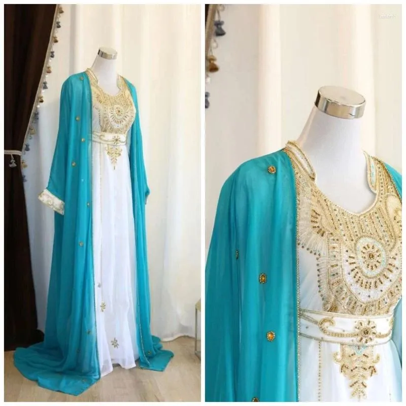 Roupas étnicas Turquesa 8 White Kaftans Farasha Abaya Dress de Dubai Marrocos é muito elegante e moderno com um longo floral
