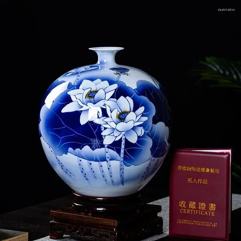 Vazen blauw en wit porselein Chinese stijl woonkamer tv -kast decor traditionele handbilderde elegante veranda ornamenten