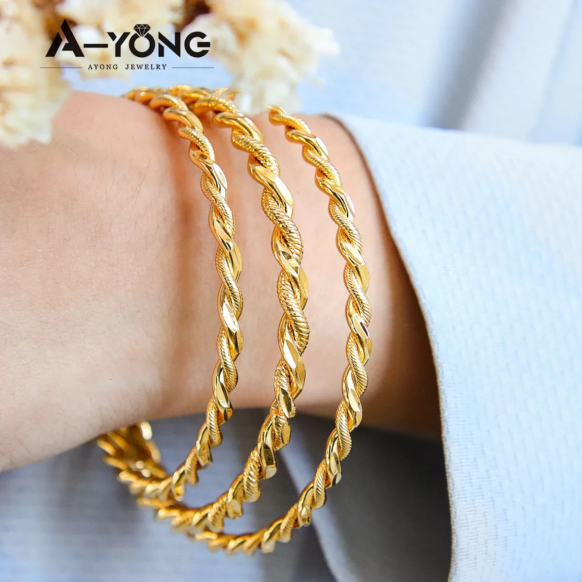 Dubai gouden kleur armbanden 18k vergulde koperen twistarmband diameter 60/65/70 mm Arabische vrouwen bruiloft luxe vintage sieraden 240424