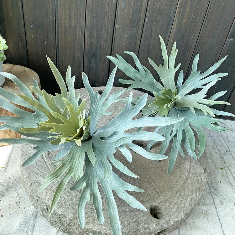 Artificial Plant Big Staghorn Fern Dekorativa gröna växter Tropiska regnskogsblommor Arrangemang Hem Restaurangfönster Display 240127