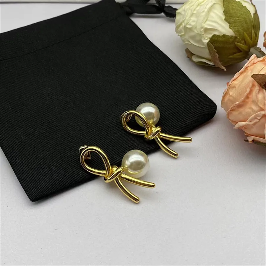 Fashion French Style Pearl Bow Earrings For Women Niche Light Luxury All-Match High-End Charm Banquet Jewelry Trend